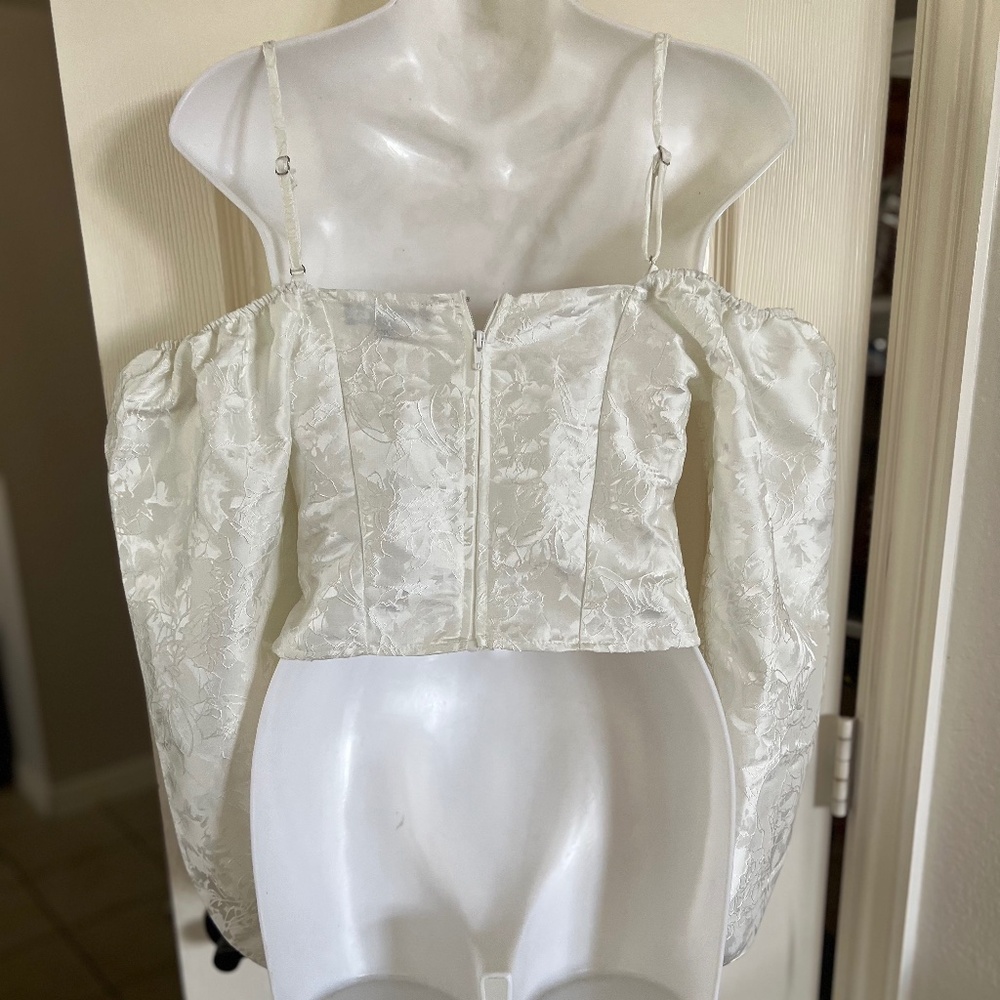 Lulus - Picture 6 of 8